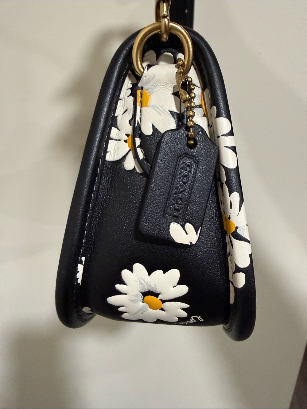 Coach Swinger Bag 20
With Floral Print - Picture 3 of 5
